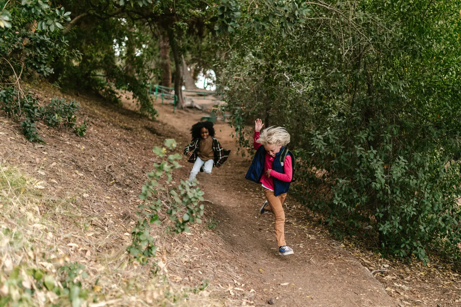 Students running a cross country course